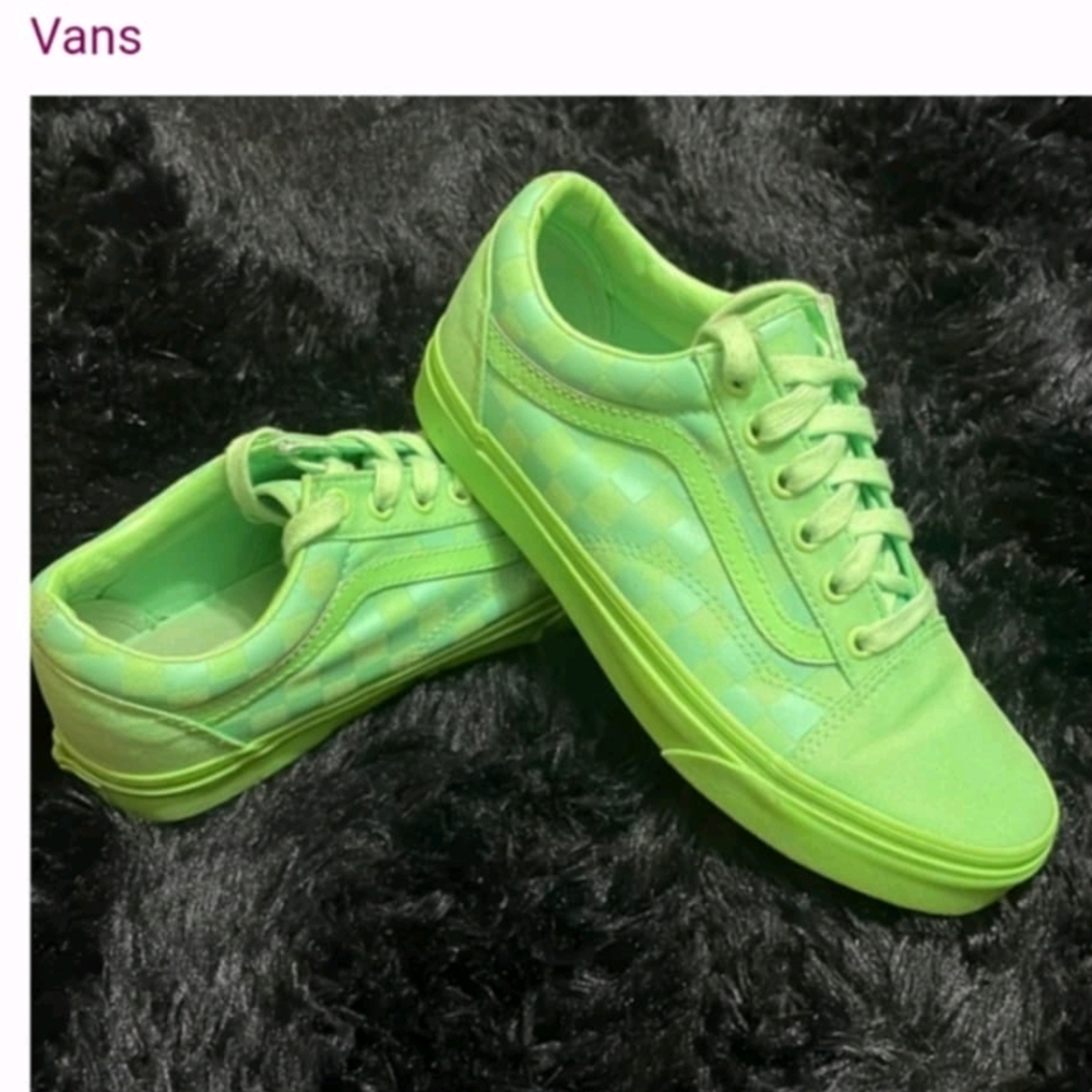 Vans Green Old Skool Sneakers with Bold Design